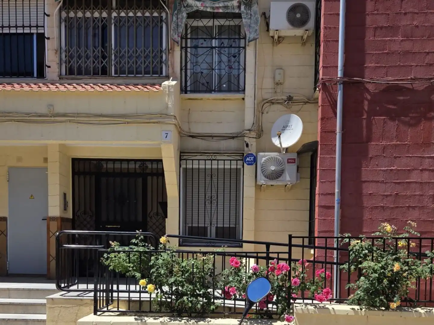 Flat for sale in Calle Ronda de Alfareros, 7, Casería de Montijo Exterior view of Flat for sale in Granada Capital with Air Conditioner
