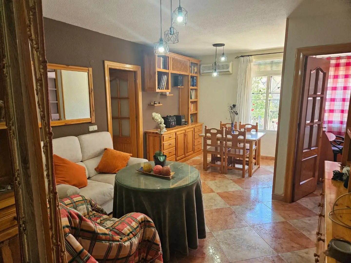 Flat for sale in Calle Ronda de Alfareros, 7, Casería de Montijo Living room of Flat for sale in Granada Capital with Air Conditioner