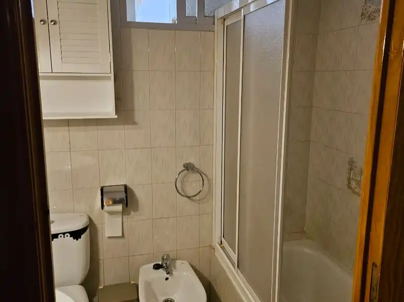 Flat for sale in Calle Ronda de Alfareros, 7, Casería de Montijo Bathroom of Flat for sale in Granada Capital with Air Conditioner