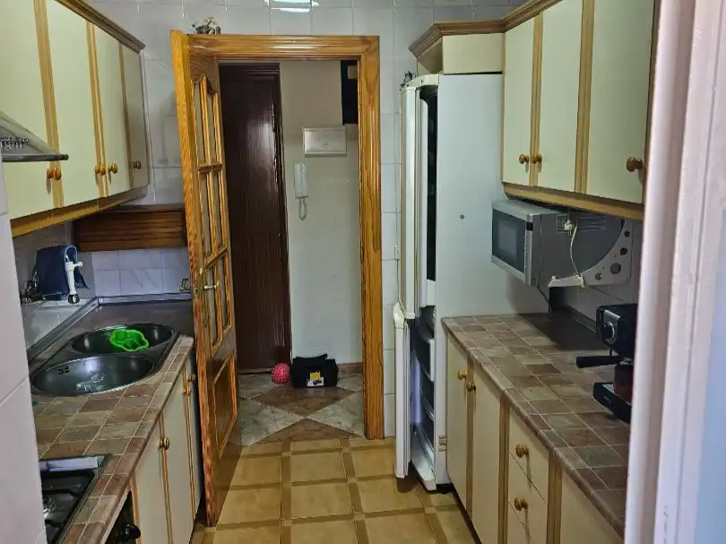 Flat for sale in Calle Ronda de Alfareros, 7, Casería de Montijo Kitchen of Flat for sale in Granada Capital with Air Conditioner