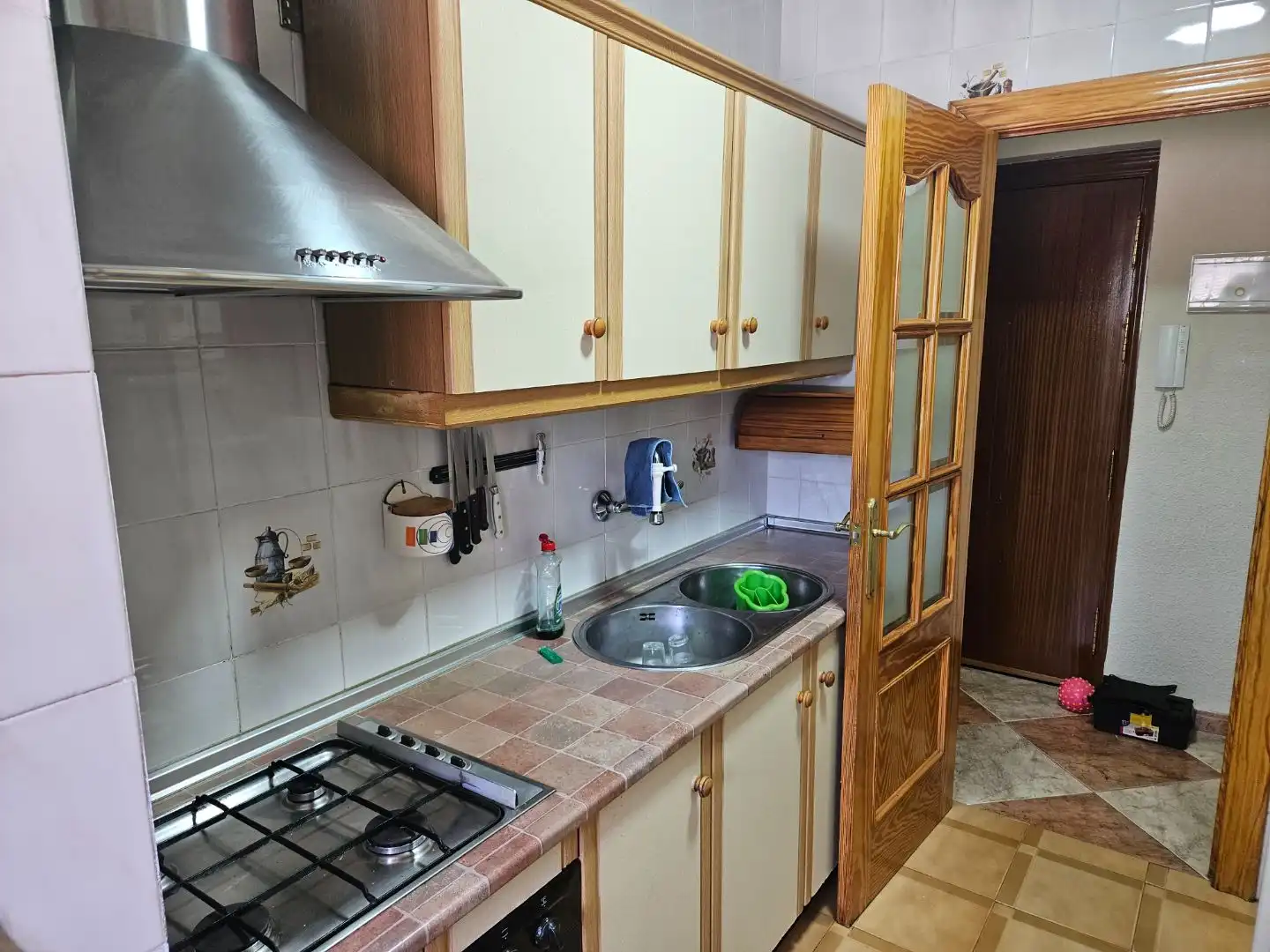 Flat for sale in Calle Ronda de Alfareros, 7, Casería de Montijo Kitchen of Flat for sale in Granada Capital with Air Conditioner