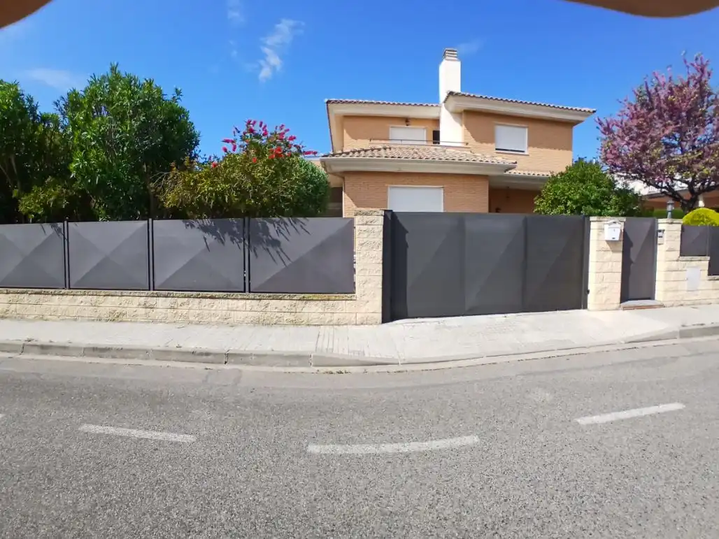 Flat for sale in Carrer Varsòvia, 33, Els Ametllers Exterior view of Flat for sale in Cambrils with Air Conditioner, Heating and Private garden