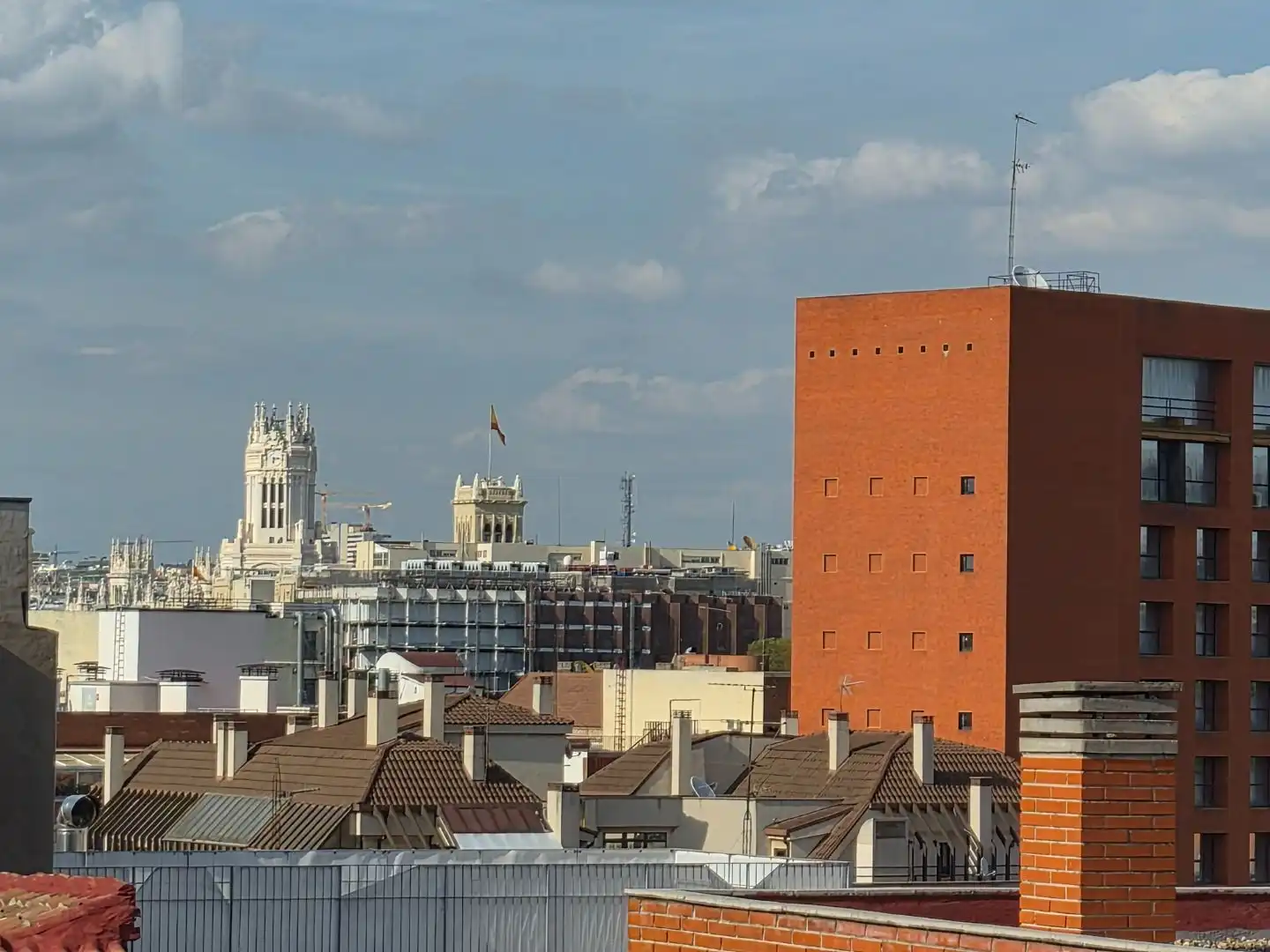 Exterior view of Flat for rent in  Madrid Capital  with Air Conditioner, Terrace and Balcony