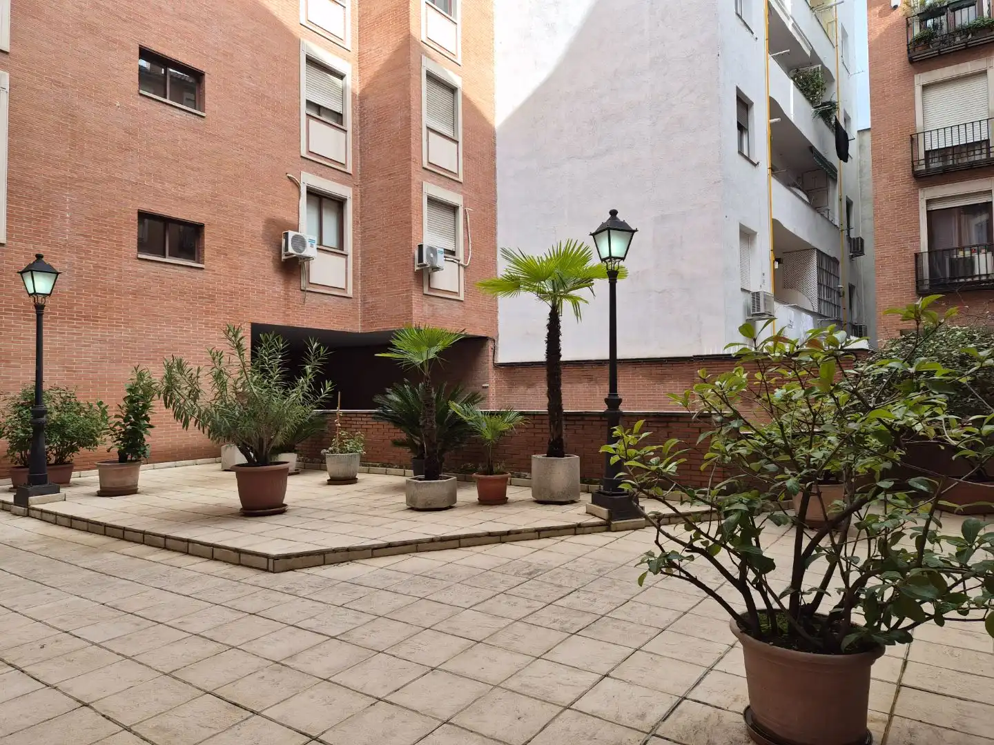 Exterior view of Flat for rent in  Madrid Capital  with Air Conditioner, Terrace and Balcony