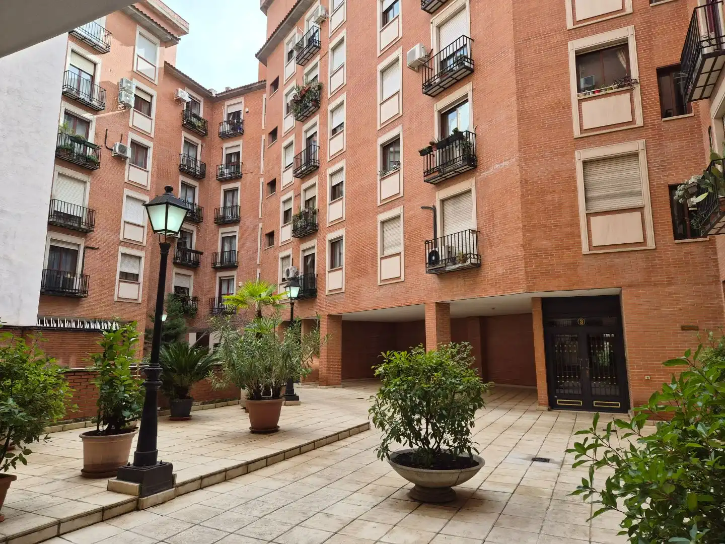 Exterior view of Flat for rent in  Madrid Capital  with Air Conditioner, Terrace and Balcony