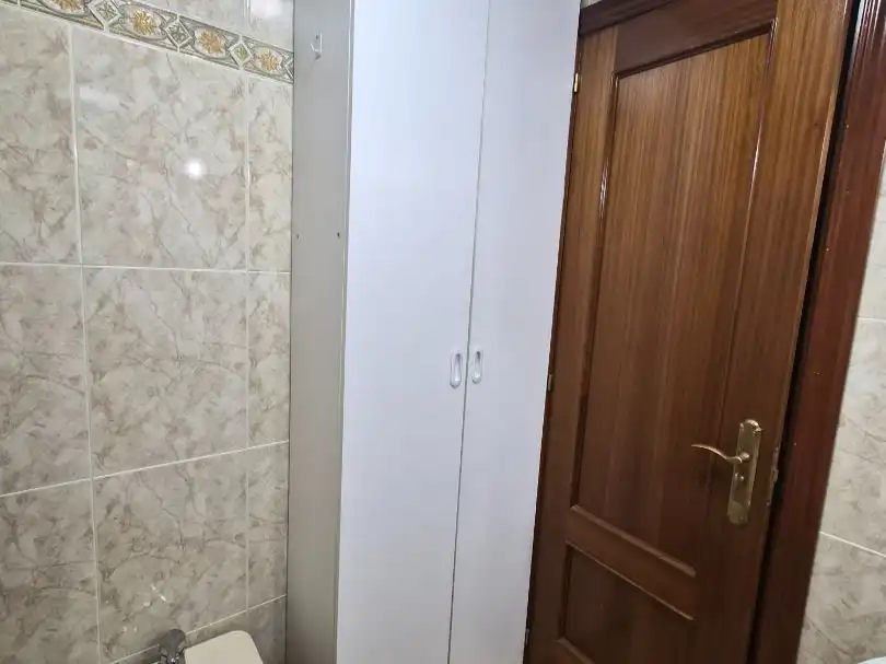 Bathroom of Flat for rent in  Madrid Capital  with Air Conditioner, Terrace and Balcony