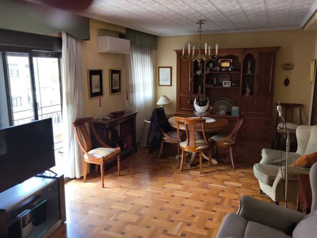 Piso en Venta en Carrer del Bisbe Jaume Pérez, 15 en Mont-Olivet