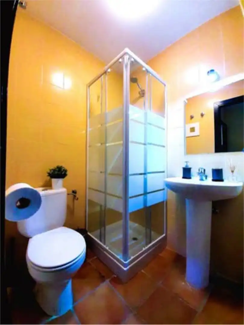 Baño de Casa o chalet de alquiler en Aracena con Jardín privado, Trastero y Piscina