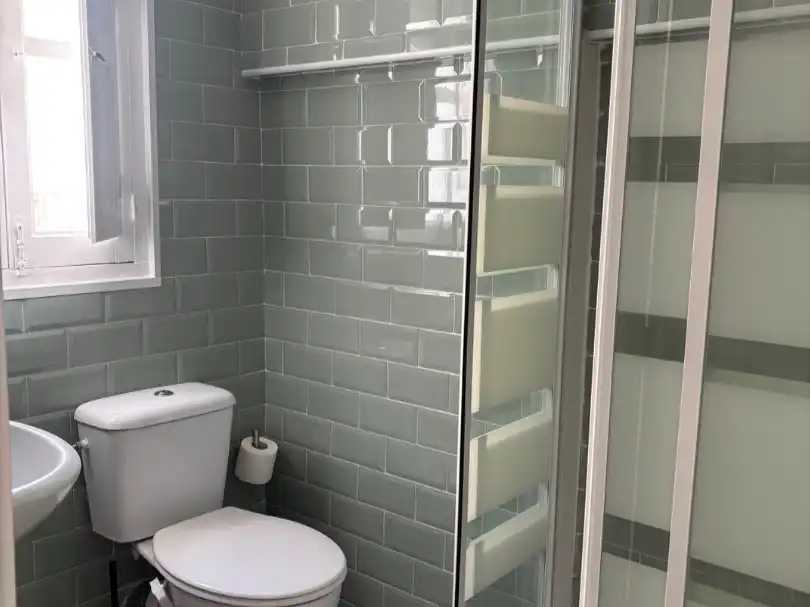Casa adosada en venta en Calle Rey Juan Carlos I, 15, Huete Baño de Casa adosada en venta en Huete con Balcón