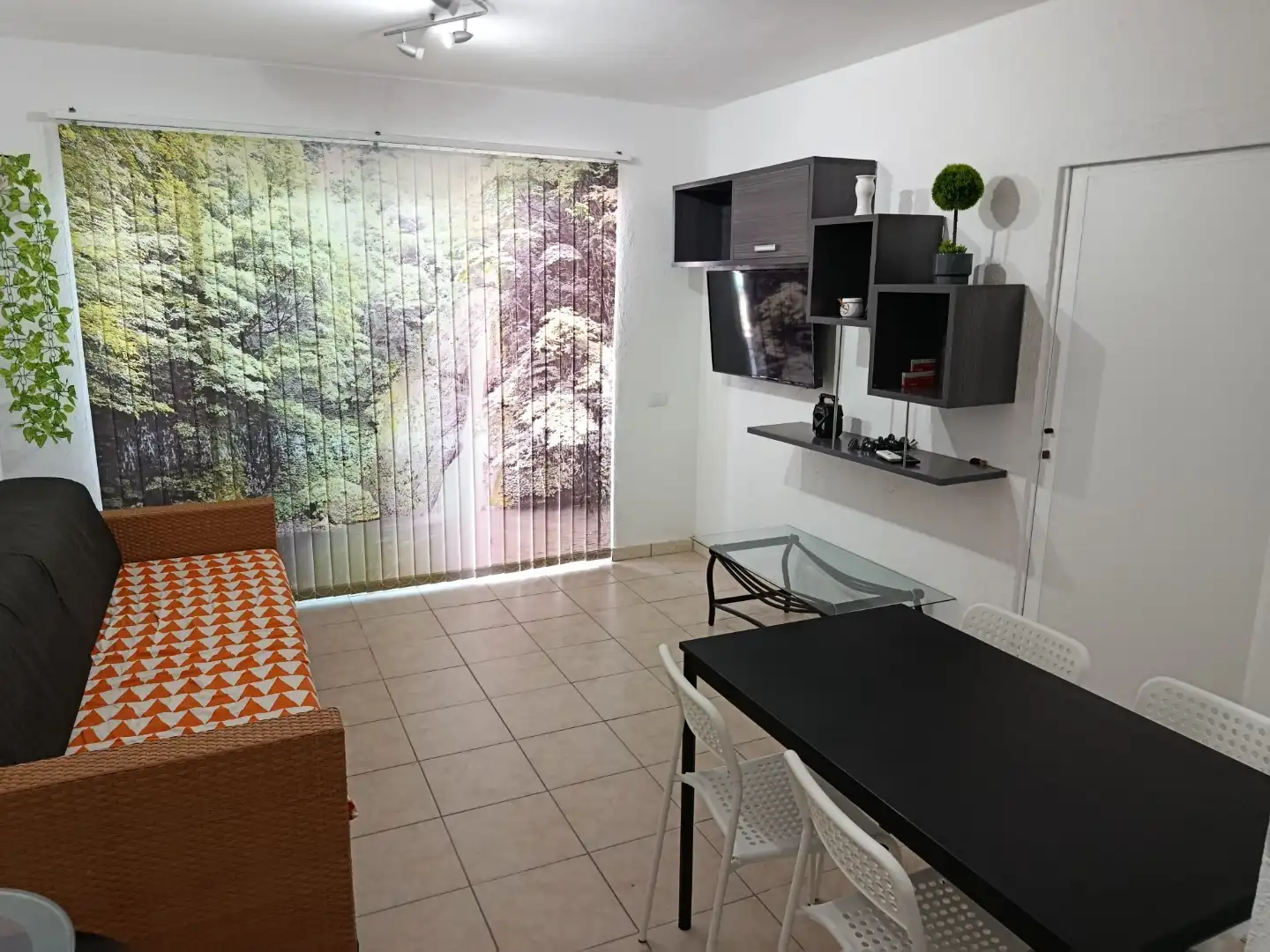 Apartamento de alquiler en Calle los Jazmines, 7, San Agustín - Bahía Feliz Sala de estar de Apartamento de alquiler en San Bartolomé de Tirajana con Aire acondicionado, Piscina y Amueblado