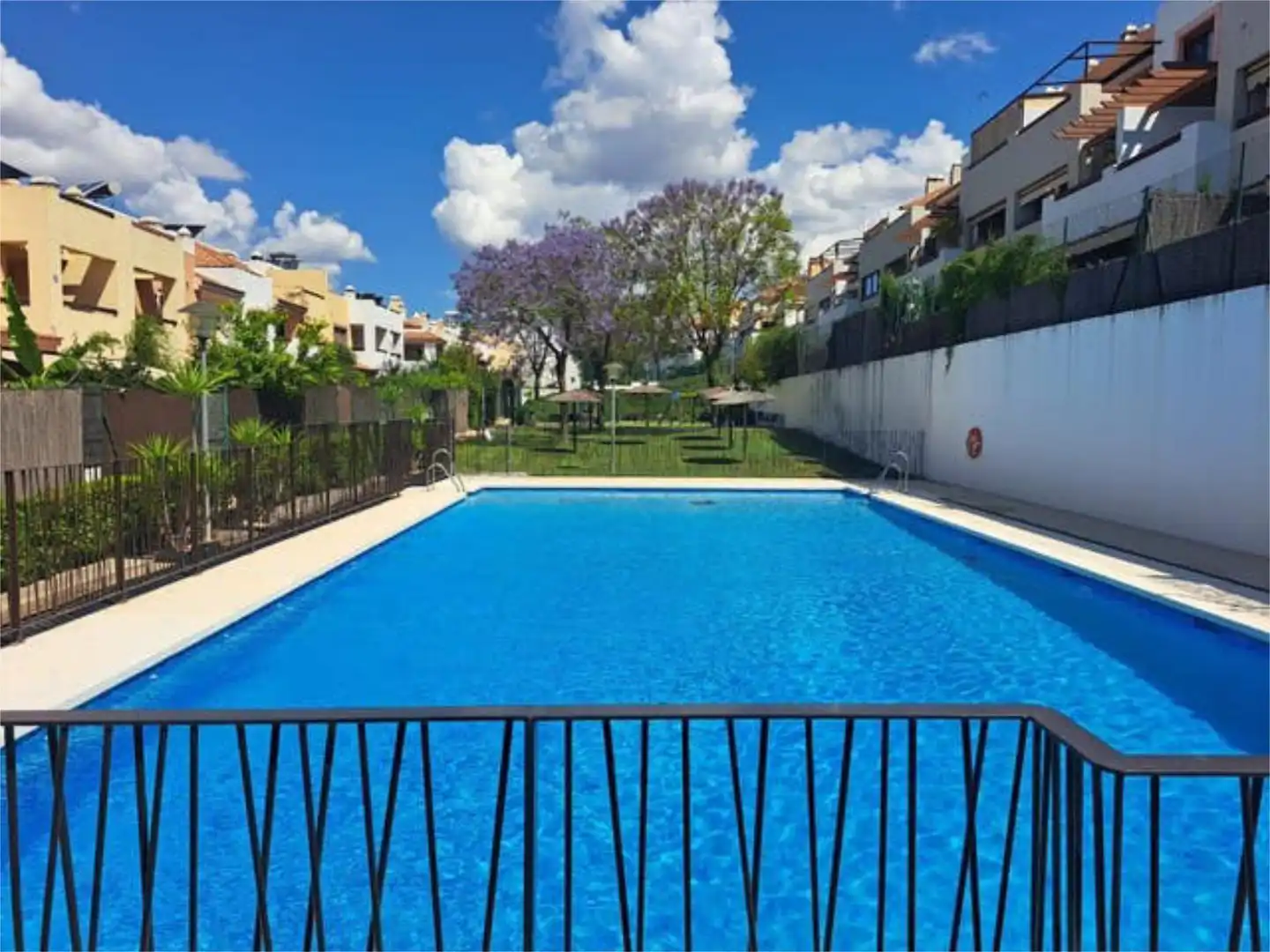 Ático en venta en Las Pajanosas Piscina de Ático en venta en Guillena con Calefacción, Jardín privado y Terraza