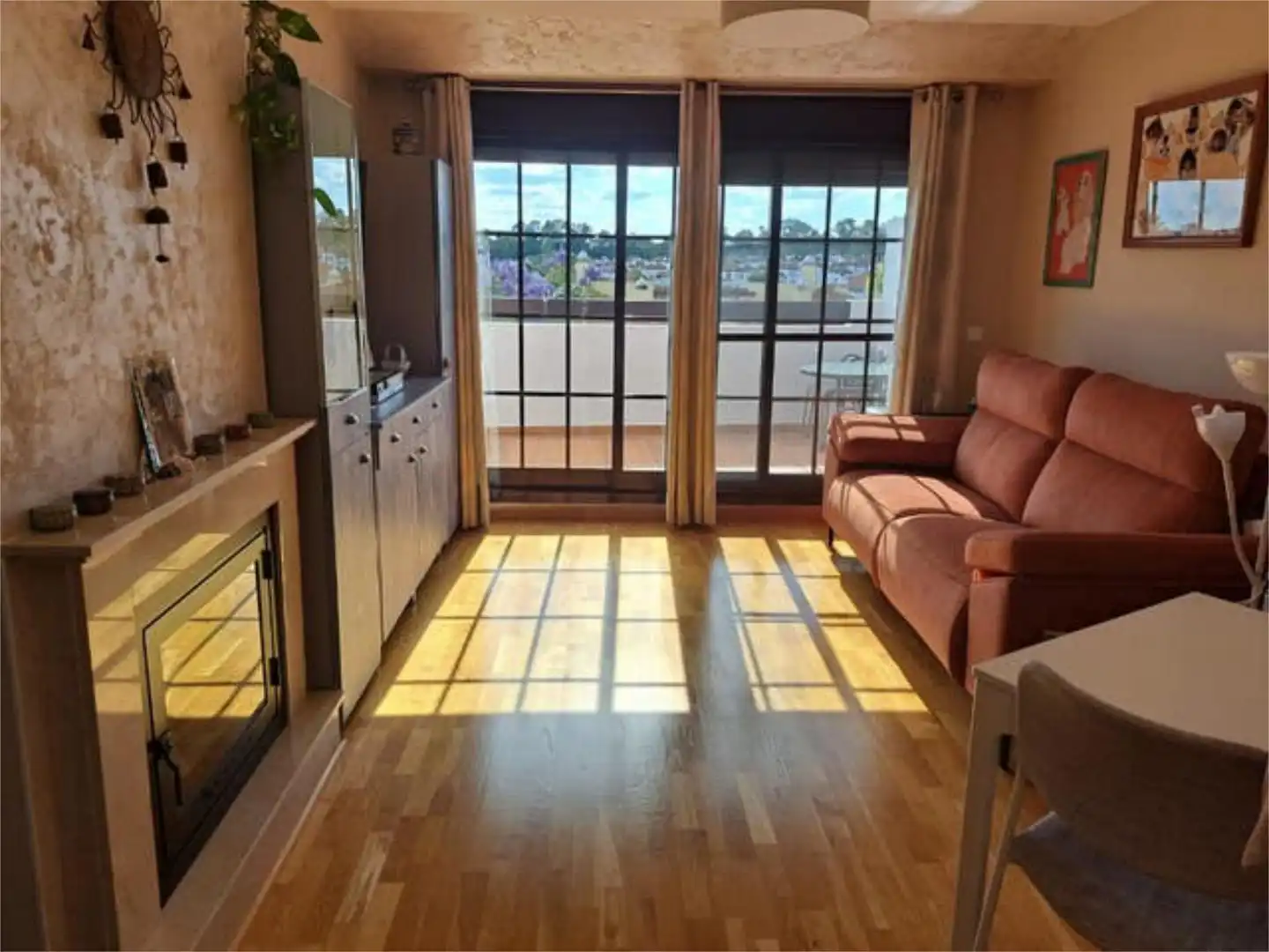 Ático en venta en Las Pajanosas Sala de estar de Ático en venta en Guillena con Calefacción, Jardín privado y Terraza