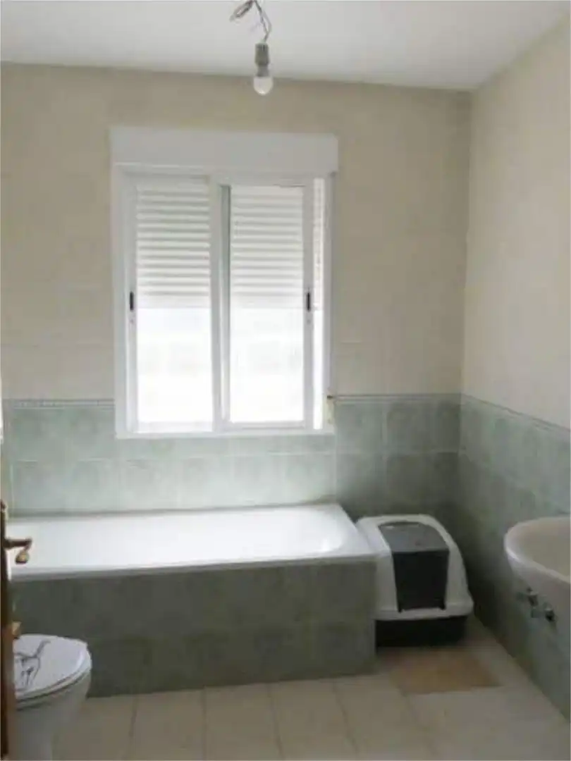 Casa adosada en venta en Fuentenovilla Baño de Casa adosada en venta en Fuentenovilla con Calefacción, Jardín privado y Terraza