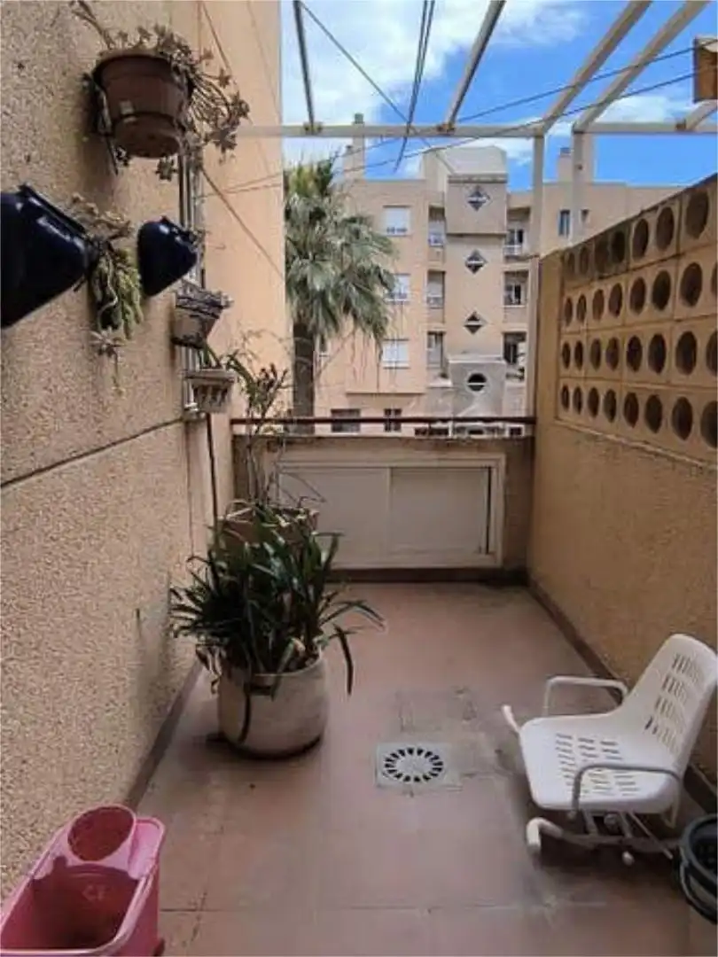 Wohnung zur Miete in Guadalmar Terrasse von Wohnung zur Miete in Málaga mit Heizung, Privatgarten und Terrasse