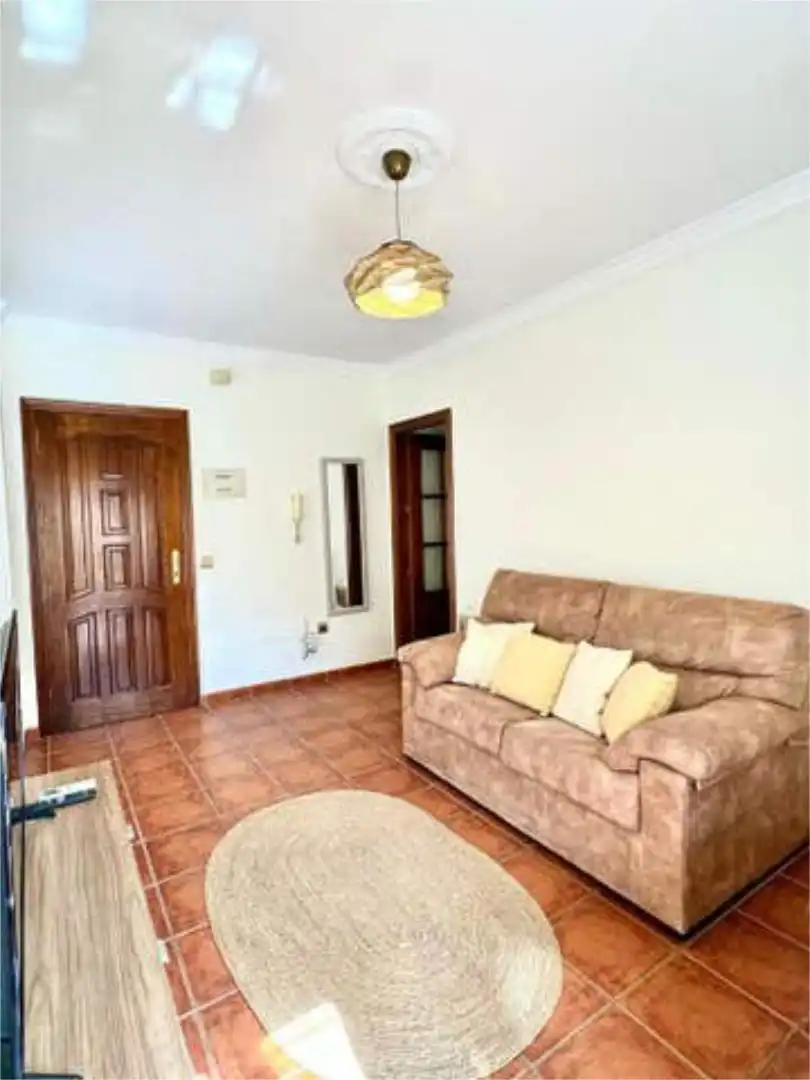 Piso de alquiler en Centro Sala de estar de Piso de alquiler en Ronda con Calefacción, Terraza y Trastero