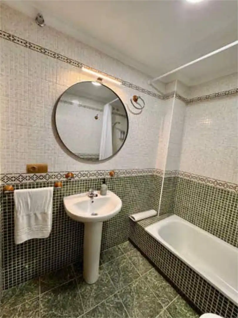 Piso de alquiler en Centro Baño de Piso de alquiler en Ronda con Calefacción, Terraza y Trastero