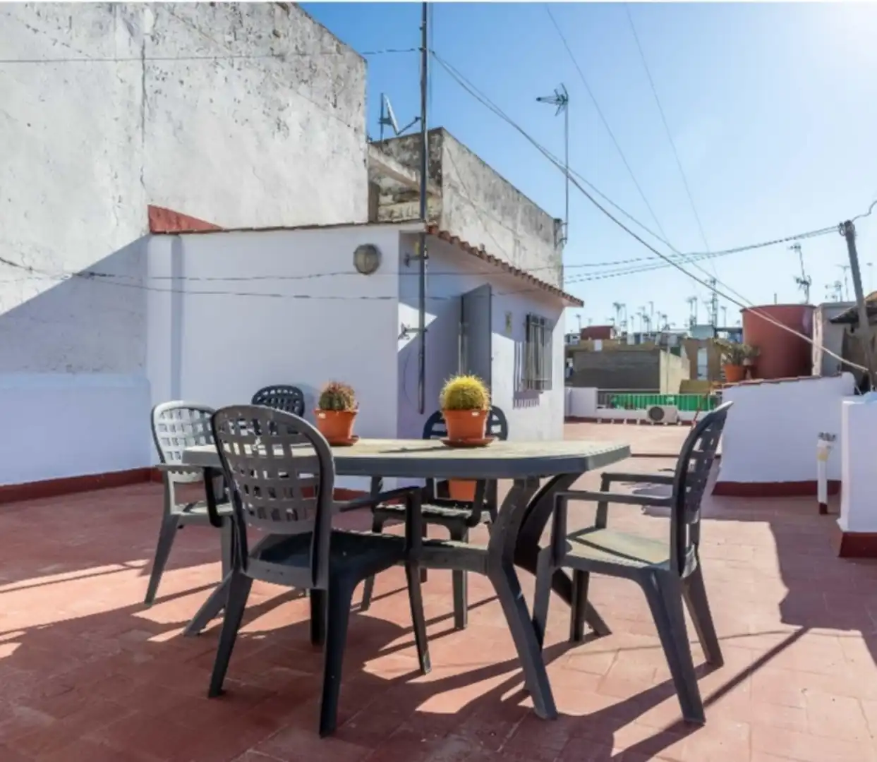 Casa o chalet en venta en Calle Cristina Hoyos, 8, La Plata Terraza de Casa o chalet en venta en Sevilla Capital con Aire acondicionado y Terraza