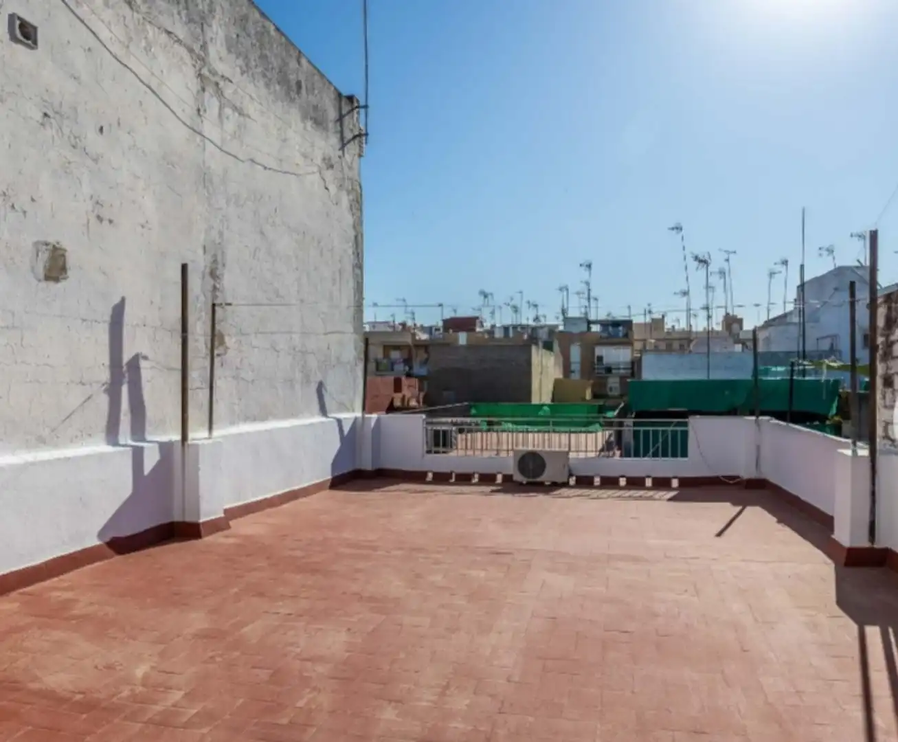 Casa o chalet en venta en Calle Cristina Hoyos, 8, La Plata Terraza de Casa o chalet en venta en Sevilla Capital con Aire acondicionado y Terraza