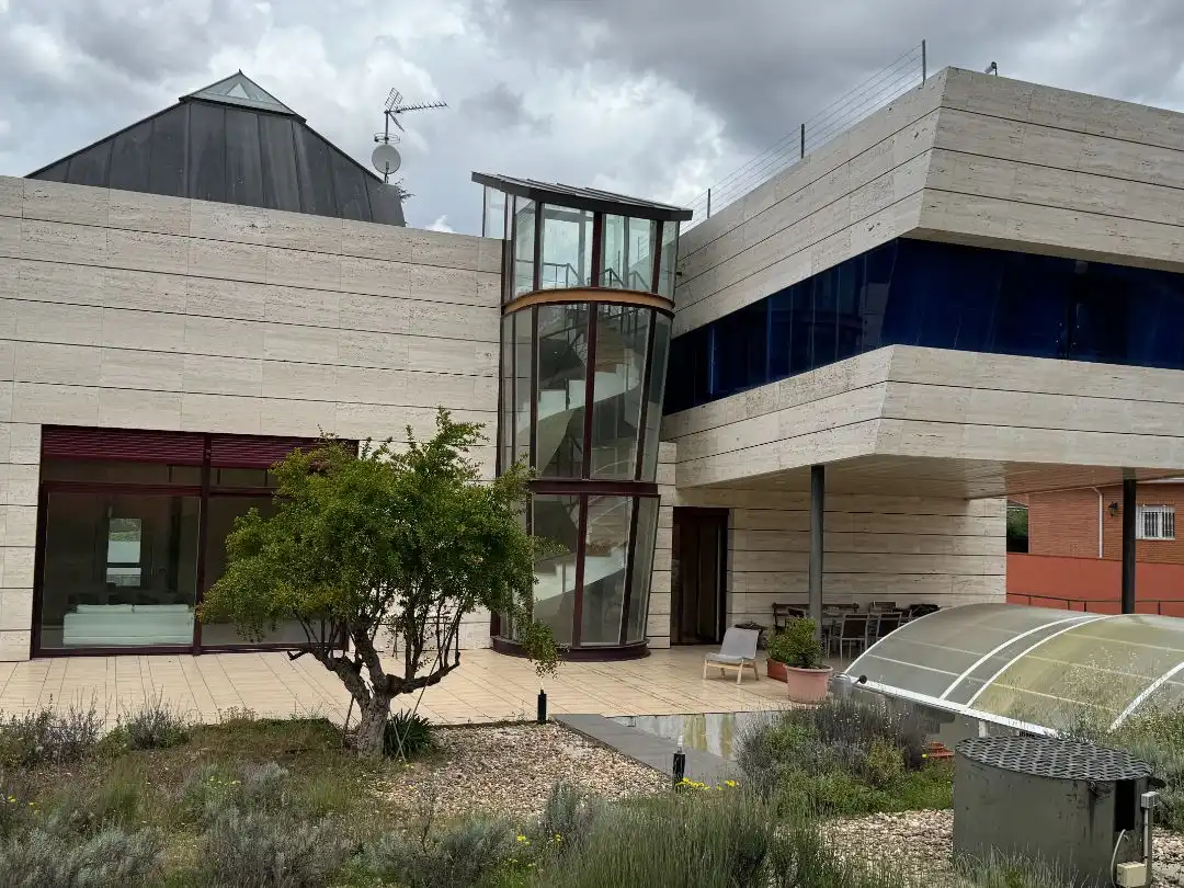Vista exterior de Casa o chalet en venta en Pozuelo de Alarcón con Calefacción, Parquet y Terraza