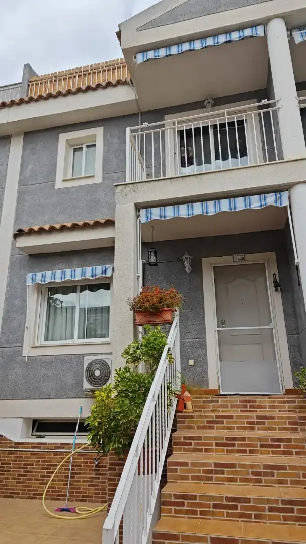 Vista exterior de Casa o chalet en venta en San Antonio de Benagéber con Aire acondicionado, Terraza y Balcón