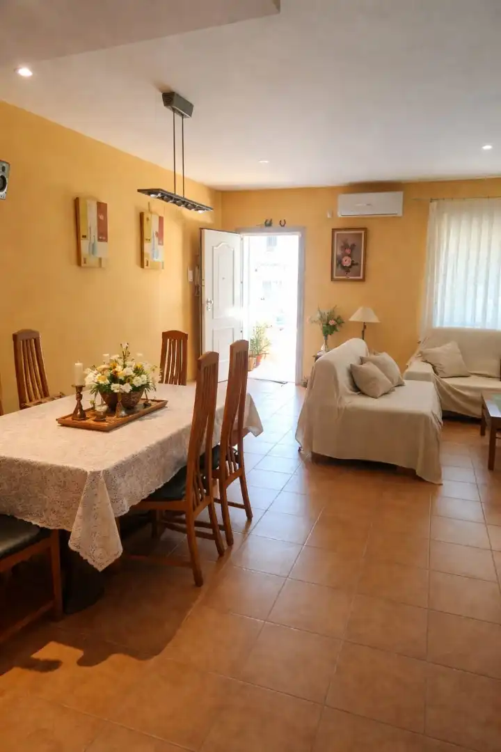 Casa o chalet en venta en Calle Abellarol, 54, San Antonio de Benagéber Comedor de Casa o chalet en venta en San Antonio de Benagéber con Aire acondicionado, Terraza y Balcón
