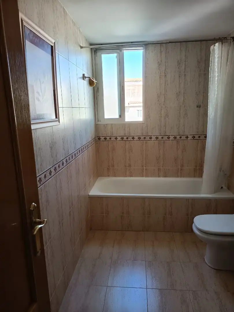 Casa o chalet en venta en Calle Abellarol, 54, San Antonio de Benagéber Baño de Casa o chalet en venta en San Antonio de Benagéber con Aire acondicionado, Terraza y Balcón