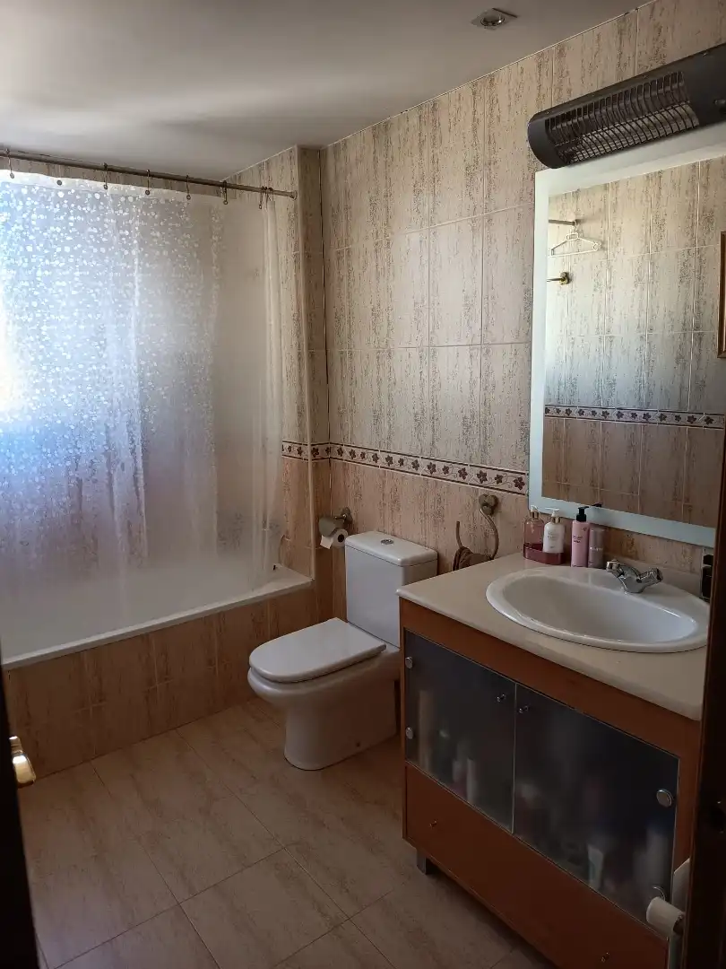 Casa o chalet en venta en Calle Abellarol, 54, San Antonio de Benagéber Baño de Casa o chalet en venta en San Antonio de Benagéber con Aire acondicionado, Terraza y Balcón