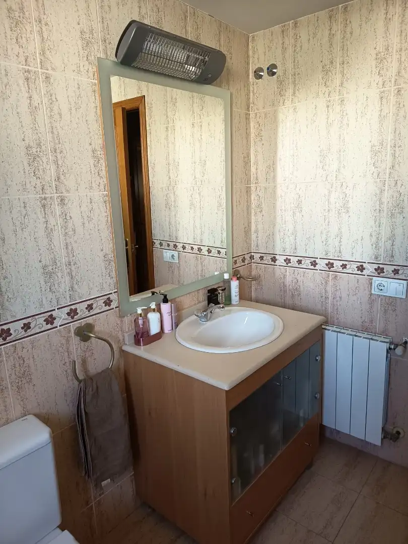 Casa o chalet en venta en Calle Abellarol, 54, San Antonio de Benagéber Baño de Casa o chalet en venta en San Antonio de Benagéber con Aire acondicionado, Terraza y Balcón