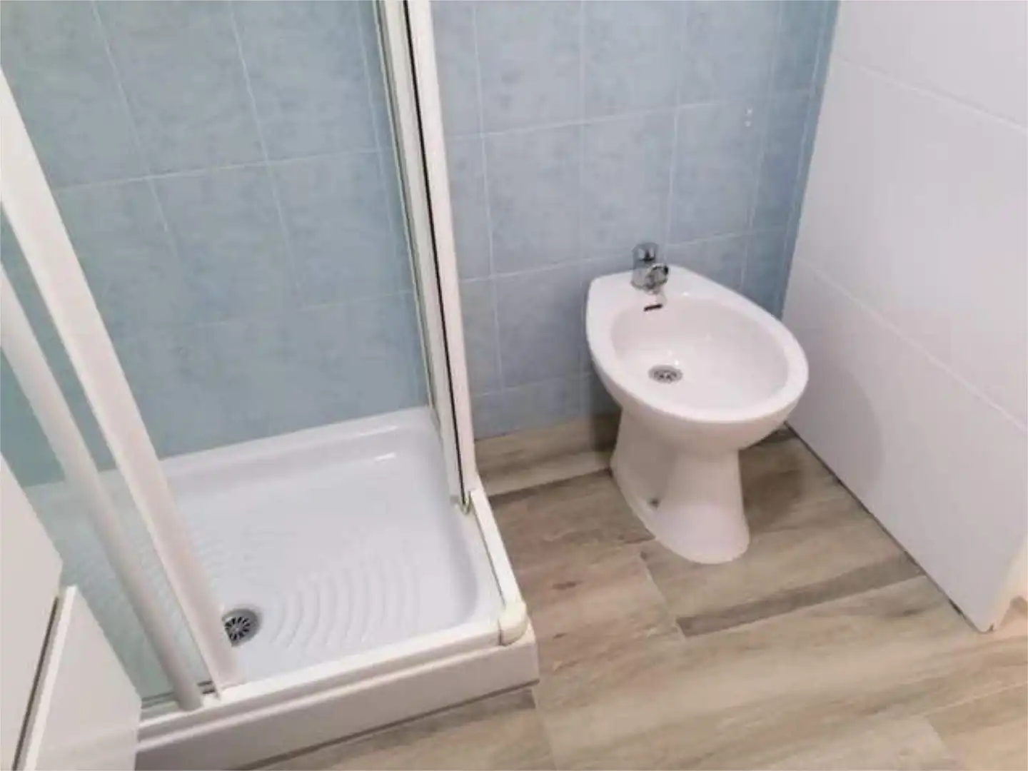 Baño de Piso de alquiler en Cádiz con Amueblado