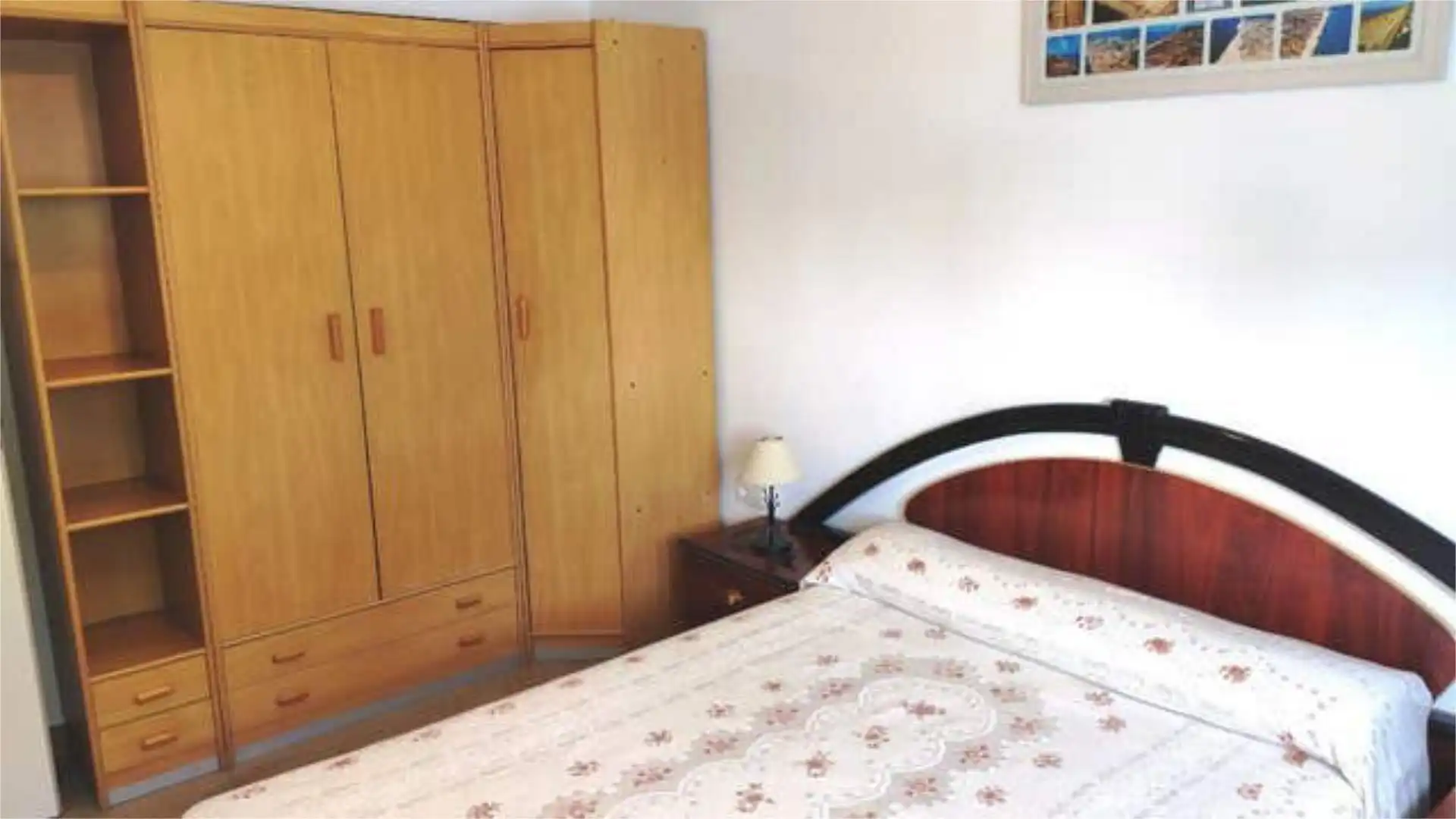Wohnung zur Miete in Centro - Torre de la Higuera Schlafzimmer von Wohnung zur Miete in Almonte mit Privatgarten, Terrasse und Schwimmbad