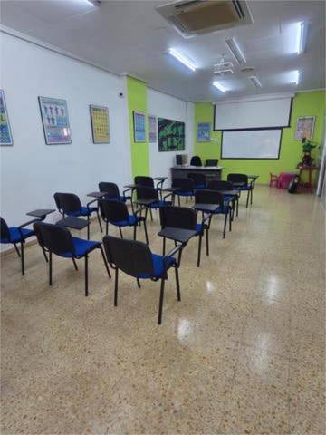 Local comercial en Alquiler en L'Amistat