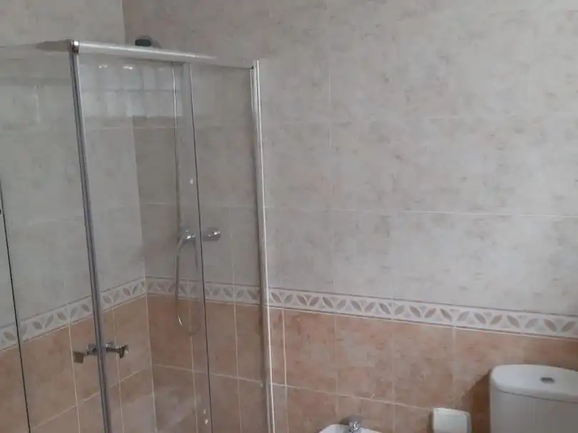 Piso de alquiler en Calle Panadería, 1, Navalagamella Baño de Piso de alquiler en Navalagamella