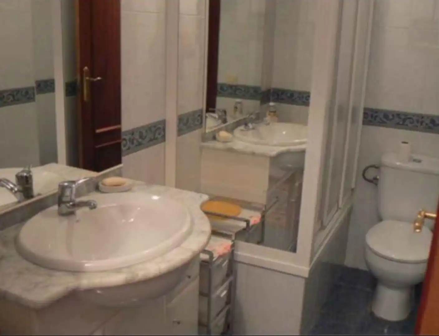 Baño de Piso de alquiler en Zamora Capital  con Calefacción, Parquet y Amueblado