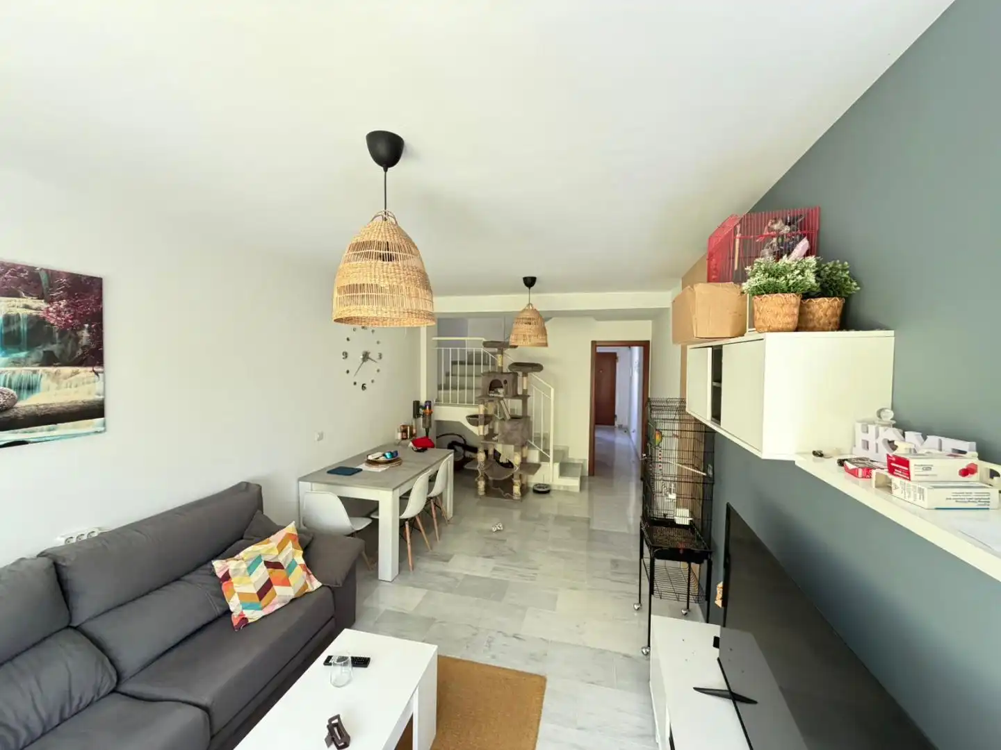 Sala de estar de Casa adosada en venta en Almuñécar con Terraza, Piscina y Balcón