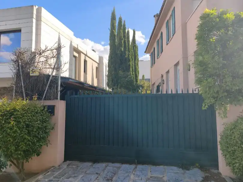 Houses for sale in Calle de Felipe Clemente de Diego, 1, Pueblo