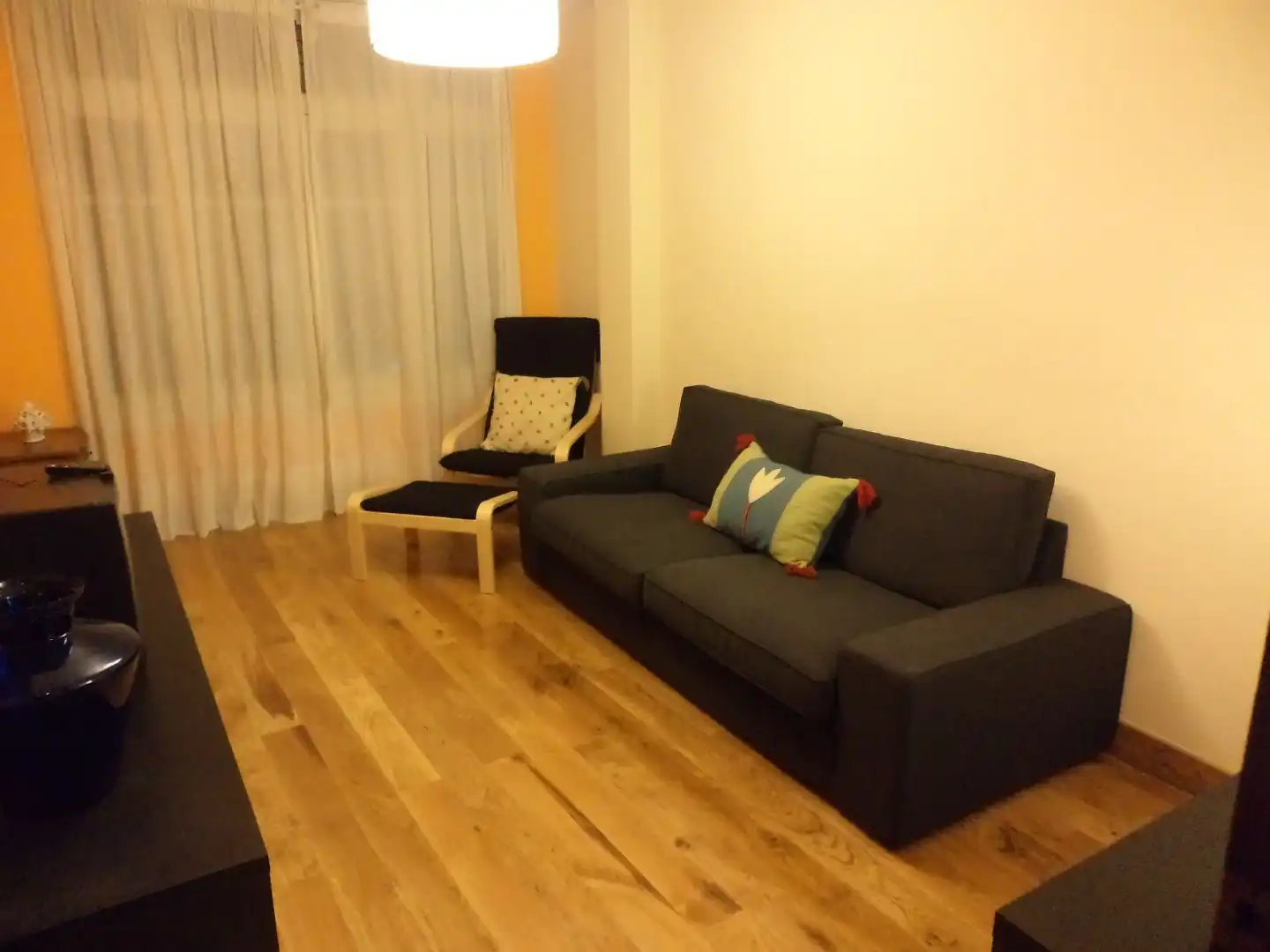 Flat for rent in Secundino Esnaola Kalea, 29, Gros Living room of Flat for rent in Donostia - San Sebastián with Heating, Parquet flooring and Storage room