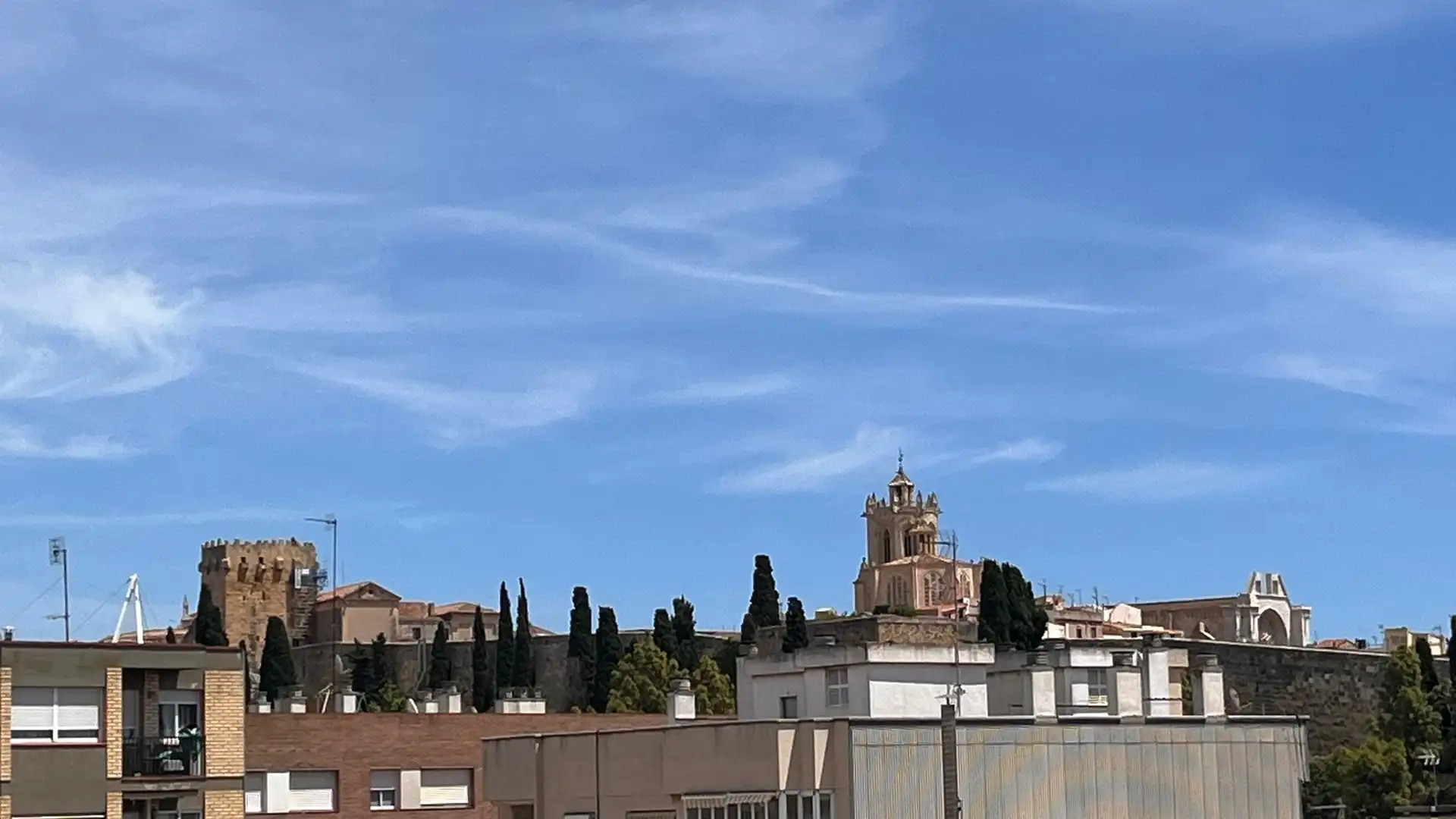 Attic for sale in Carrer de Bonaventura Hernandez I Sanahuja, 16, Eixample Exterior view of Attic for sale in Tarragona Capital with Air Conditioner and Terrace