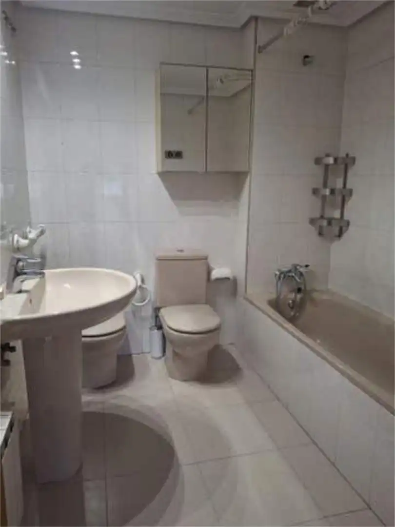 Piso de alquiler en Úbeda Baño de Piso de alquiler en Úbeda con Amueblado