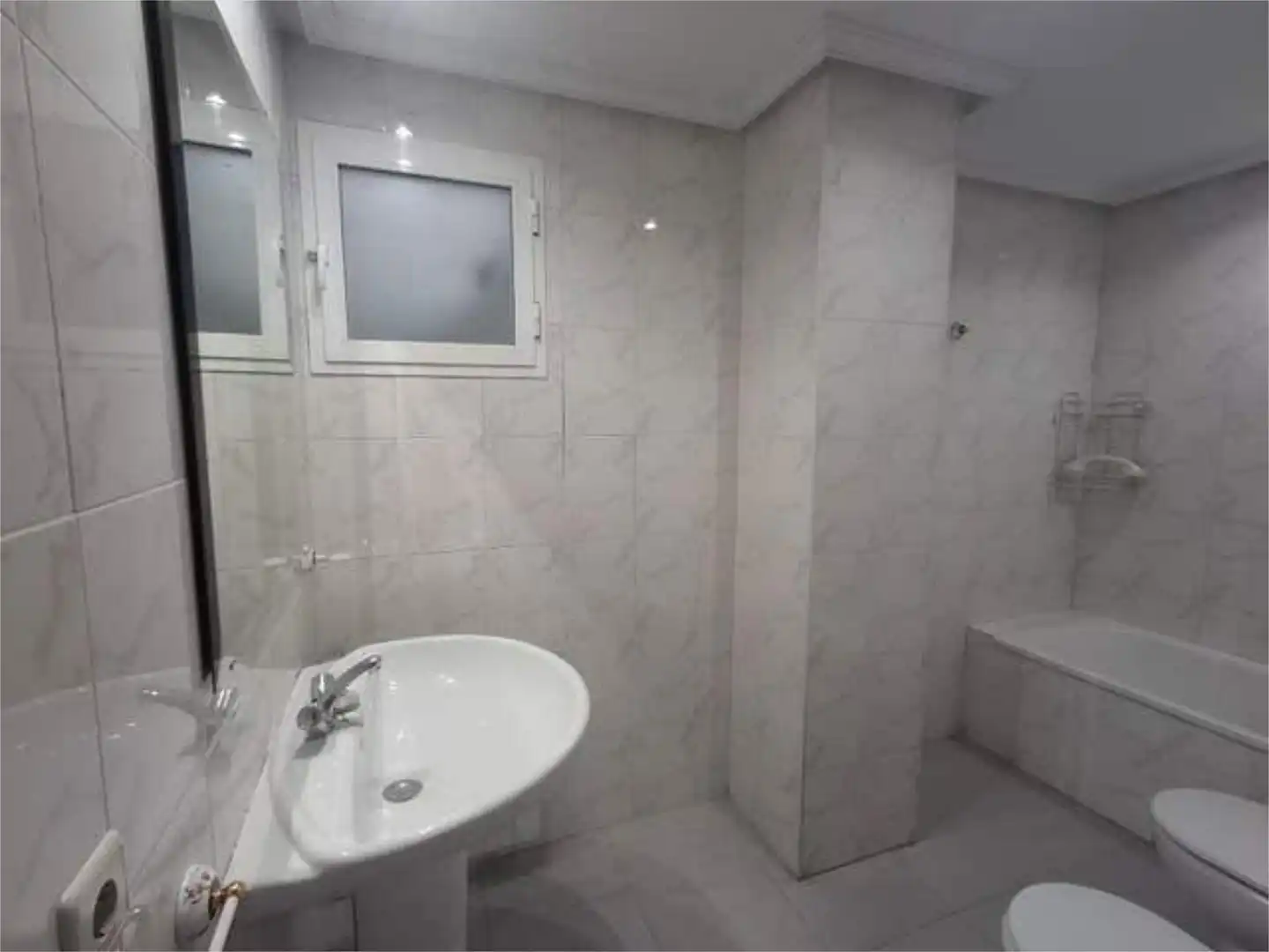 Piso de alquiler en Úbeda Baño de Piso de alquiler en Úbeda con Amueblado