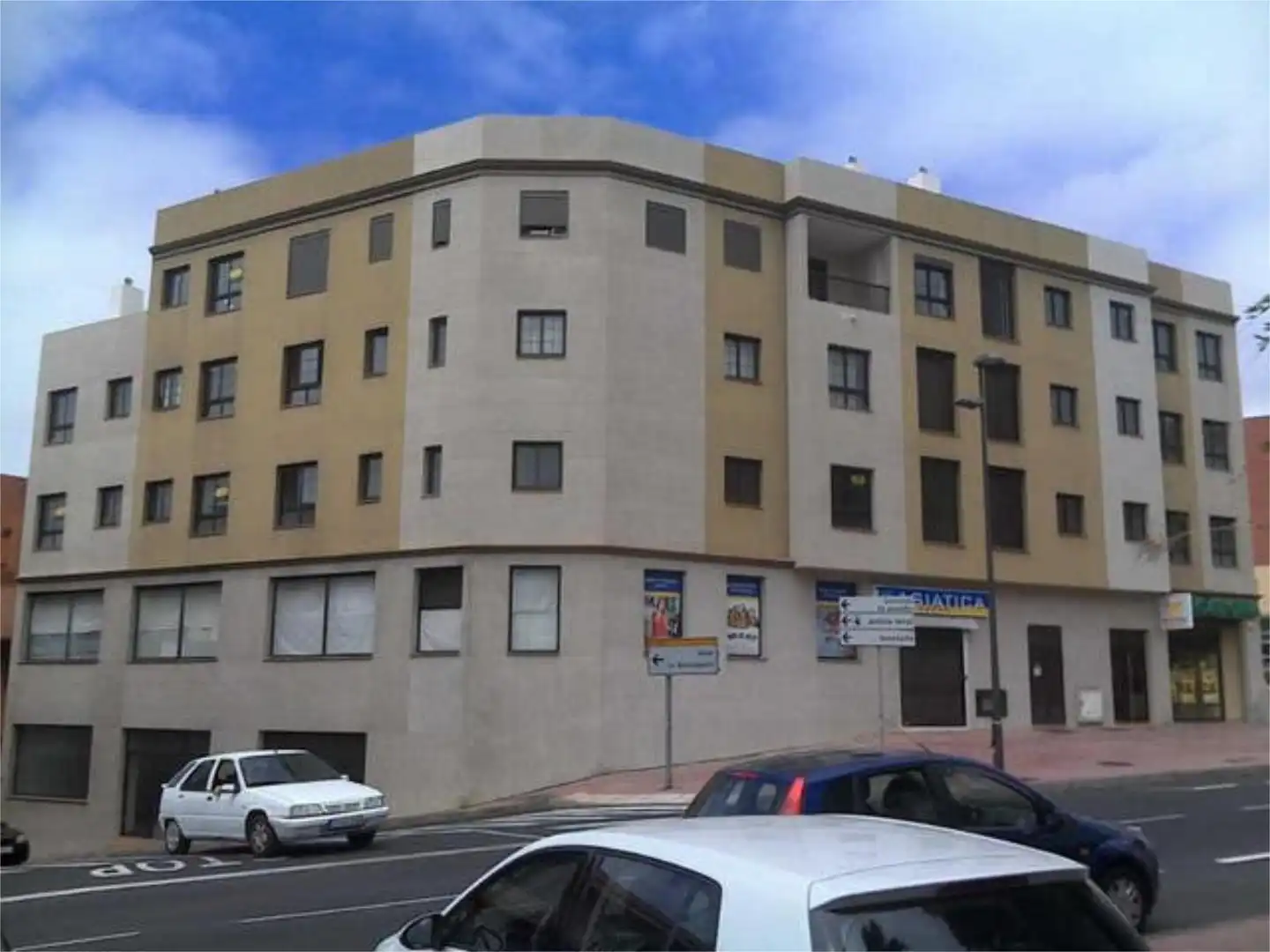 Piso en venta en Tejina Vista exterior de Piso en venta en San Cristóbal de la Laguna con Terraza