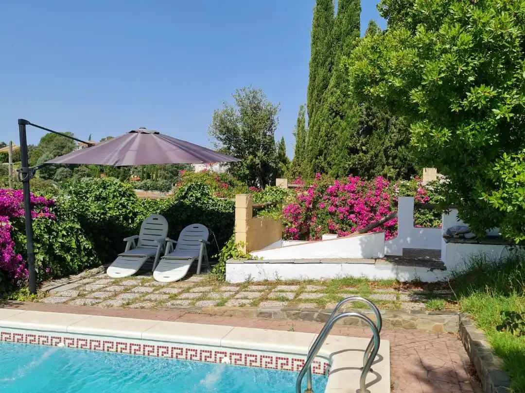 Piso en venta en Osuna, 13, Los Lagos Jardín de Piso en venta en Guillena con Aire acondicionado, Calefacción y Jardín privado