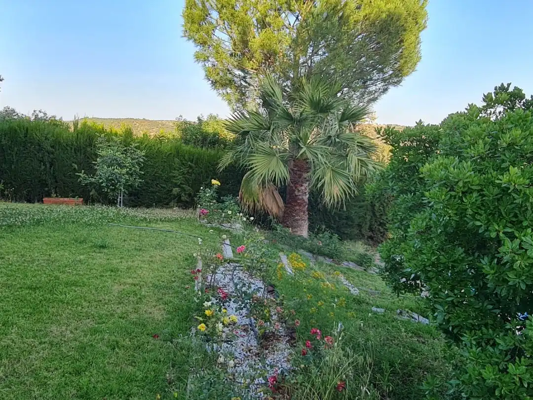 Piso en venta en Osuna, 13, Los Lagos Jardín de Piso en venta en Guillena con Aire acondicionado, Calefacción y Jardín privado