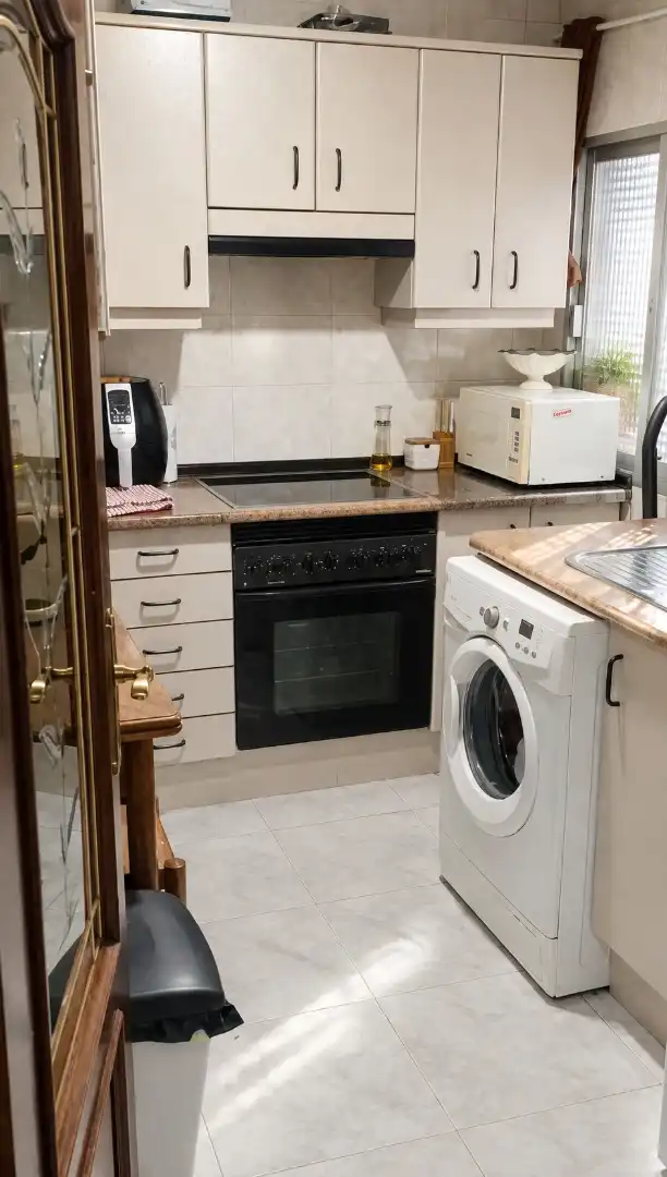 Piso en venta en Calle San Froilán, 4, Almendrales Cocina de Piso en venta en Madrid con Aire acondicionado, Amueblado y Horno