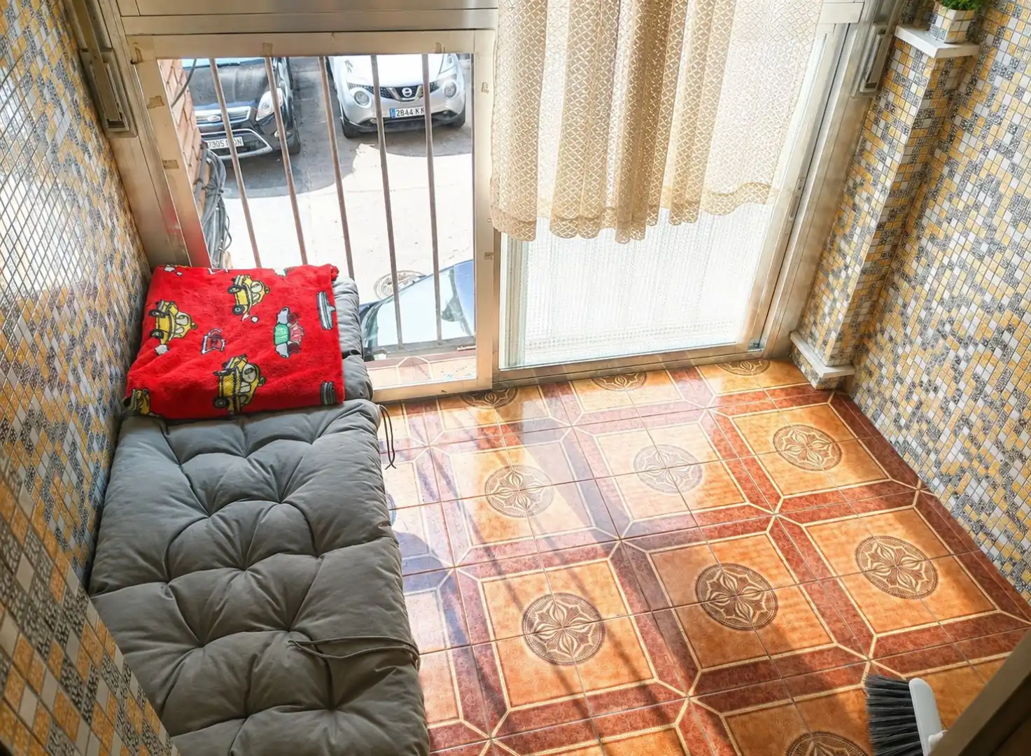 Piso en venta en Calle San Froilán, 4, Almendrales Terraza de Piso en venta en Madrid con Aire acondicionado, Amueblado y Horno
