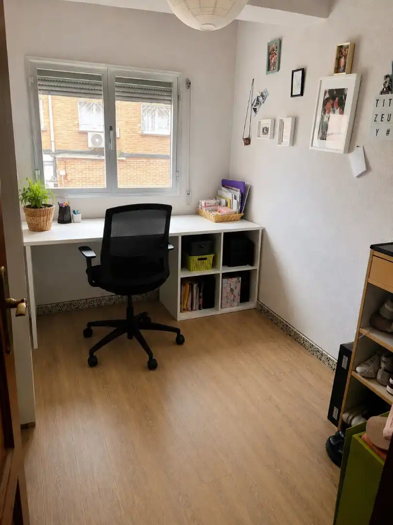 Piso en venta en Calle San Froilán, 4, Almendrales Piso en venta en Madrid con Aire acondicionado, Amueblado y Horno