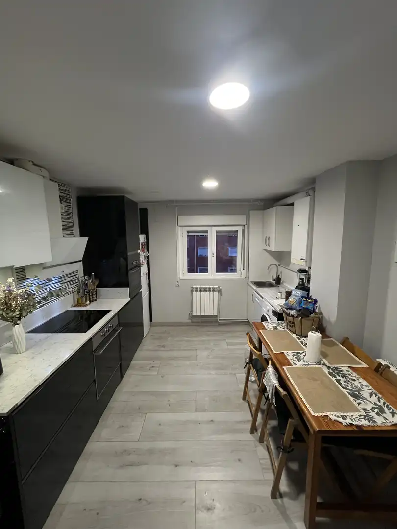 Pis en venda a Calle Málaga, 3, Delicias Cuina de Pis en venda en Valladolid amb Calefacció i Moblat