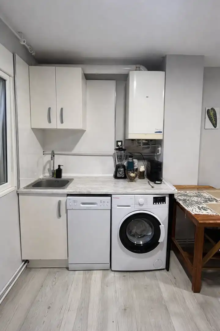Pis en venda a Calle Málaga, 3, Delicias Cuina de Pis en venda en Valladolid amb Calefacció i Moblat
