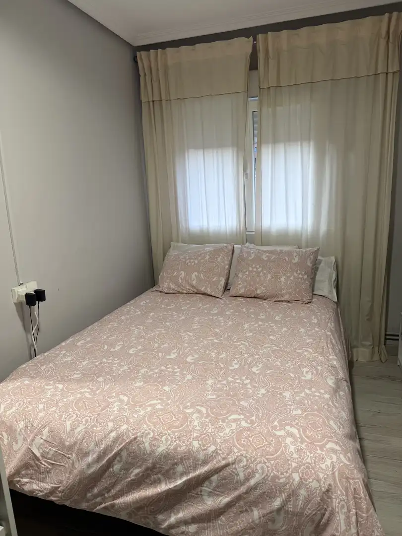 Pis en venda a Calle Málaga, 3, Delicias Dormitori de Pis en venda en Valladolid amb Calefacció i Moblat