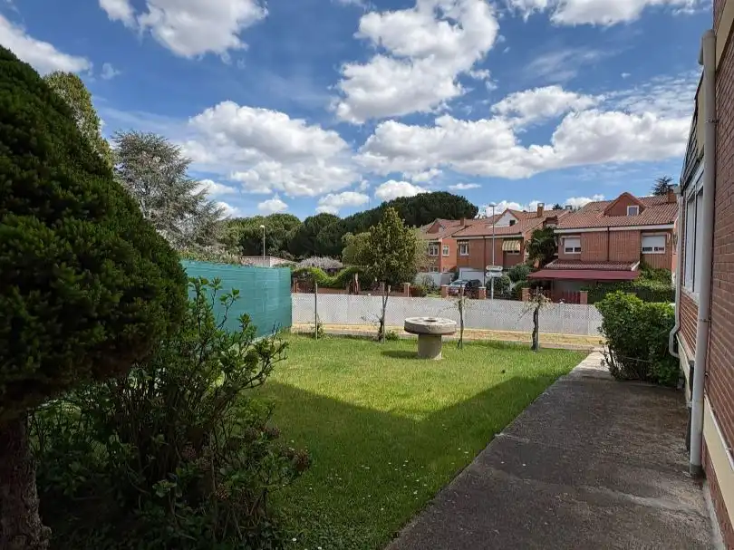 Casa o xalet en venda a Avenida Prado Valdelagua, 51, Santa Marta de Tormes Casa o xalet en venda en Santa Marta de Tormes amb Terrassa i Balcó