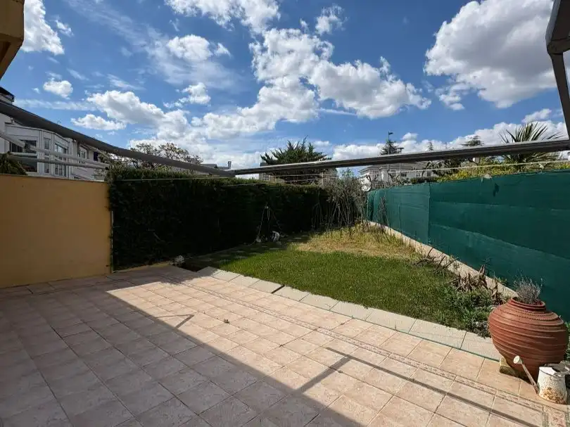 Casa o xalet en venda a Avenida Prado Valdelagua, 51, Santa Marta de Tormes Jardí de Casa o xalet en venda en Santa Marta de Tormes amb Terrassa i Balcó